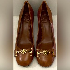 Tory Burch Brown Leather Ballet Heels with Gold Logo Hardware